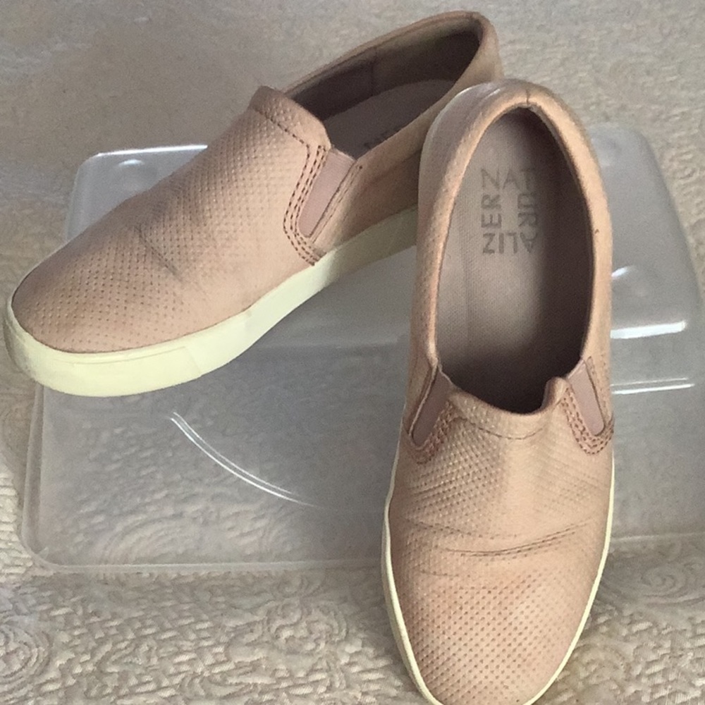 Naturalizer 7 slip on sneaker